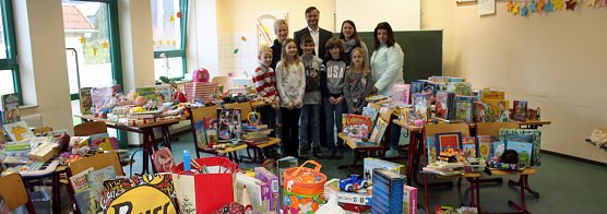 Wieder ein riesiger Berg voll Spielzeug (Foto: Karl-Heinz Herrmann)