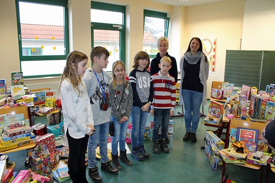Wieder ein riesiger Berg voll Spielzeug (Foto: Karl-Heinz Herrmann)