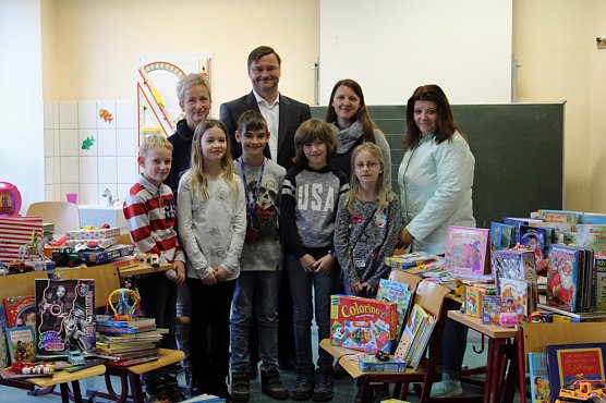 Wieder ein riesiger Berg voll Spielzeug (Foto: Karl-Heinz Herrmann)