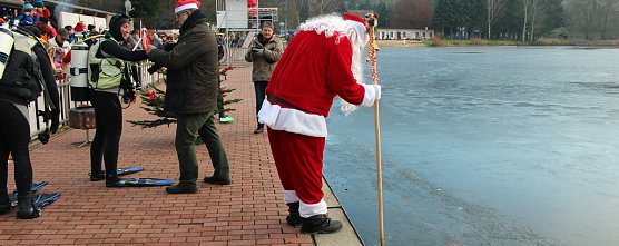 4. Weihnachtsmarkt am Bebraer Teich (Foto: Karl-Heinz Herrmann) 4. Weihnachtsmarkt am Bebraer Teich (Foto: Karl-Heinz Herrmann)