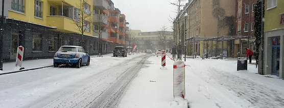 Kein Wetter für die Händler (Foto: Karl-Heinz Herrmann) Kein Wetter für die Händler (Foto: Karl-Heinz Herrmann)