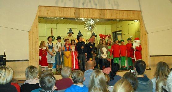 Weihnachtsmarkt in Udersleben (Foto: Antje Kuchenbecker) Weihnachtsmarkt in Udersleben (Foto: Antje Kuchenbecker)