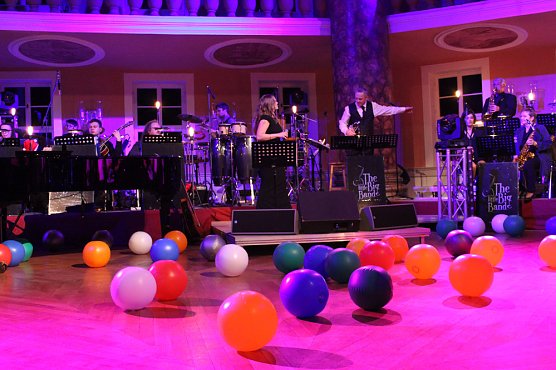 Weihnachtskonzert mit Little Big Band 2017 (Foto: Karl-Heinz Herrmann) Weihnachtskonzert mit Little Big Band 2017 (Foto: Karl-Heinz Herrmann)