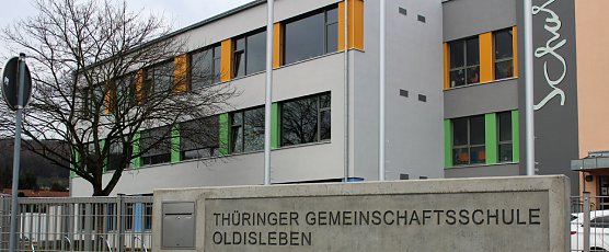 Thüringer Gemeinschaftsschule Oldisleben fertig!? (Foto: Karl-Heinz Herrmann) Thüringer Gemeinschaftsschule Oldisleben fertig!? (Foto: Karl-Heinz Herrmann)