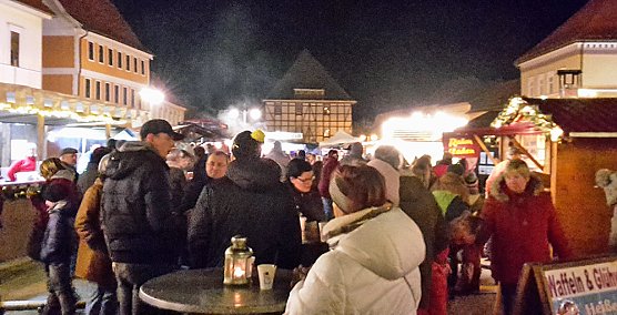 Glühweinfreundliches Wetter (Foto: Karl-Heinz Herrmann) Glühweinfreundliches Wetter (Foto: Karl-Heinz Herrmann)