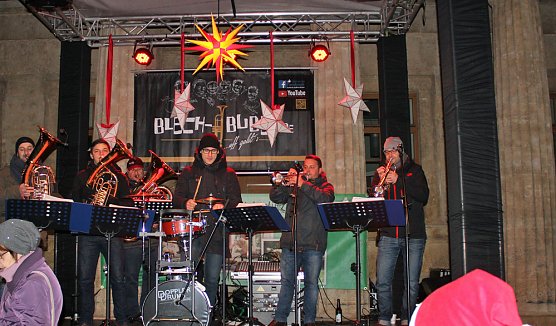 Weihnachtsmarkt SDH erfolgreich beendet (Foto: Karl-Heinz Herrmann) Weihnachtsmarkt SDH erfolgreich beendet (Foto: Karl-Heinz Herrmann)