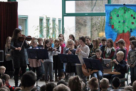 Weihnachtsliede in der Talstra&szlig;e (Foto: Karl-Heinz Herrmann)