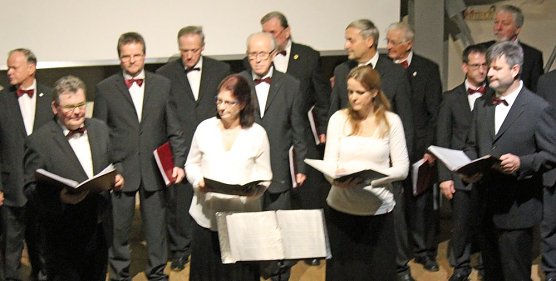 Mit dem Albert-Fischer-Chor in die Weihnacht (Foto: Karl-Heinz Herrmann)