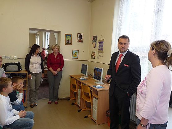 PC-&Uuml;bergabe an Grundschule Heldrungen (Foto: Karl-Heinz Herrmann)