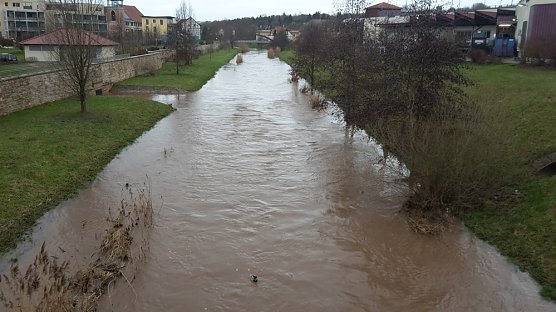 Pegel gehen zurück (Foto: Karl-Heinz Herrmann) Pegel gehen zurück (Foto: Karl-Heinz Herrmann)