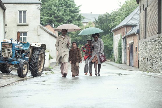 Ein Dorf sieht schwarz (Foto: Prokino)
