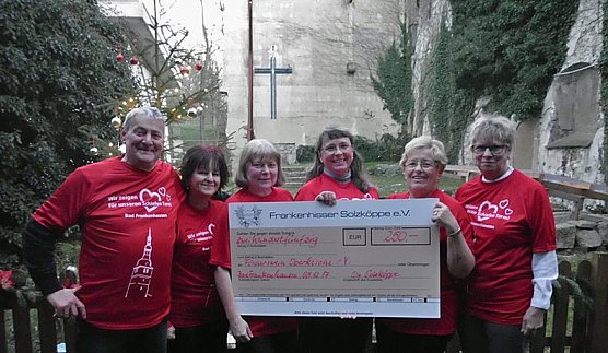 Der Weihnachtmann am Schiefen Turm (Foto: Salzk&ouml;ppe)