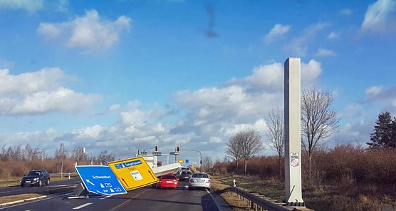 Sch&auml;den auch auf Autobahnen (Foto: Thomas Leipold)
