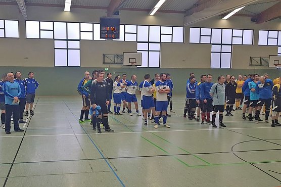 Oldi-Kicker begeisterten (Foto: Holm Suffa)