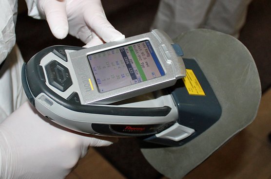 Schadstoffen auf der Spur (Foto: Karl-Heinz Herrmann)