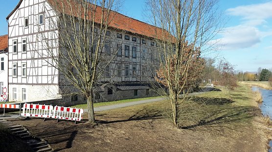 Wipperdamm teilweise gesperrt (Foto: Karl-Heinz Herrmann)