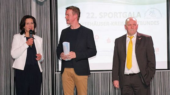 Schauprogramm, Ehrenamtspreise und mehr bei Sportgala (Foto: Karl-Heinz Herrmann) Schauprogramm, Ehrenamtspreise und mehr bei Sportgala (Foto: Karl-Heinz Herrmann)