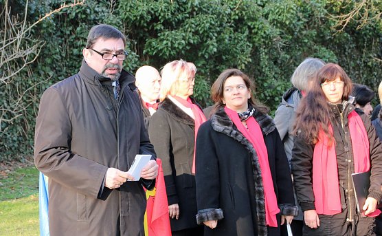 Stele für Heinz Unger enthüllt (Foto: Karl-Heinz Herrmann) Stele für Heinz Unger enthüllt (Foto: Karl-Heinz Herrmann)