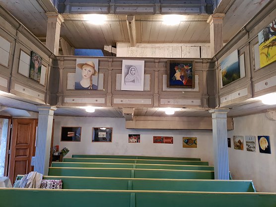 Vorbereitung Ausstellung VHS Malkurs (Foto: VHS Kyffh&auml;userkreis)