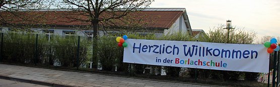 Landr&auml;tin &uuml;bergibt neues Schulgeb&auml;ude (Foto: Karl-Heinz Herrmann)