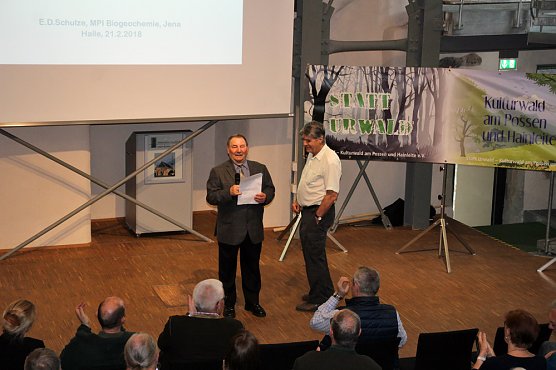 Vortrag zur Biodiversität (Foto: Karl-Heinz Herrmann) Vortrag zur Biodiversität (Foto: Karl-Heinz Herrmann)