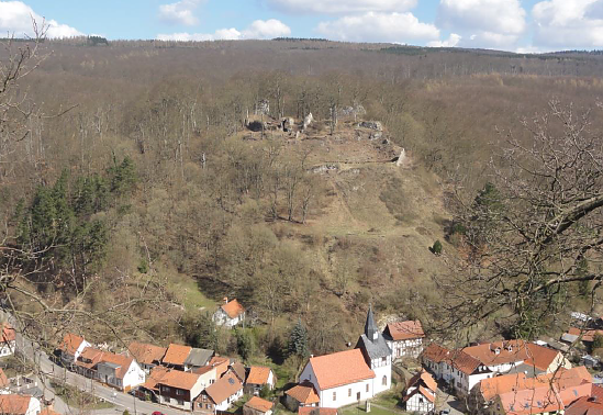 Wanderung zur Questenburg (Foto: Biosph&auml;renreservat Karstlandschaft S&uuml;dharz)