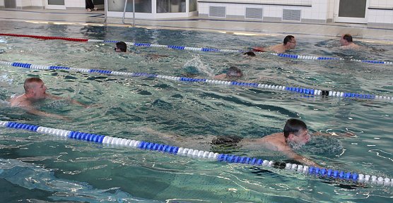 Schwimmen f&uuml;r guten Zweck (Foto: Karl-Heinz Herrmann)