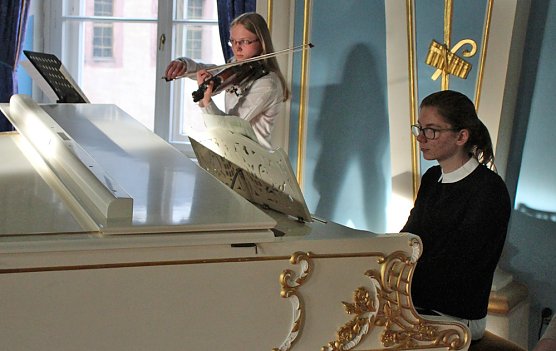 Restaurierte St&uuml;hle wieder im Schlossmuseum (Foto: Karl-Heinz Herrmann)