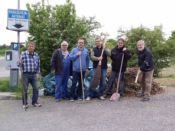 Frühjahrsputz weitergeführt (Foto: Bernd Otto) Frühjahrsputz weitergeführt (Foto: Bernd Otto)