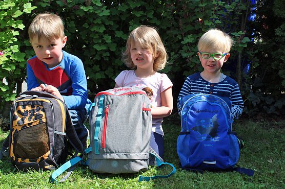 Neue Rucksäcke gehen mit Kindern auf Reisen (Foto: Kita Arche Noah Großfurra) Neue Rucksäcke gehen mit Kindern auf Reisen (Foto: Kita Arche Noah Großfurra)
