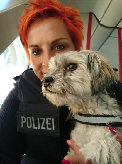 Bundespolizei mit Herz f&uuml;r Tiere und mehr (Foto: Bundespolizei)