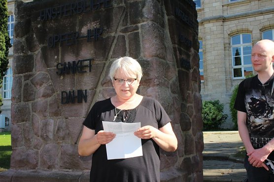 Dem 73. Jahrestag der Befreiung Deutschlands gedacht (Foto: Karl-Heinz Herrmann)