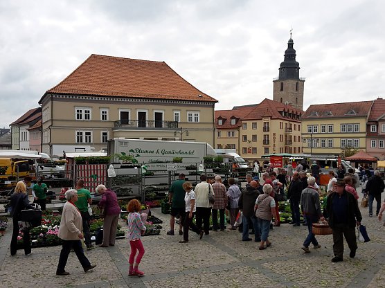 Aufr&auml;umarbeiten beginnen (Foto: Karl-Heinz Herrmann)