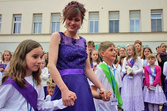 Fliederprinzessin in Amt eingef&uuml;hrt (Foto: Karl-Heinz Herrmann)