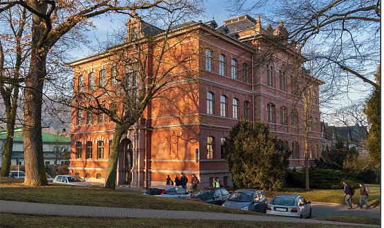 Wichtige Information f&uuml;r Schulabg&auml;nger (Foto: SBZ)