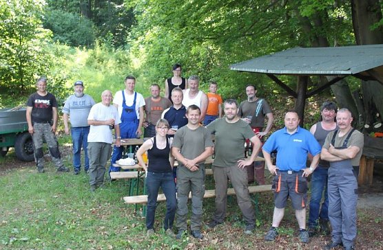 Dem Wald was Gutes tun � Viel bewegt beim Arbeitseinsatz (Foto: Andreas Links)