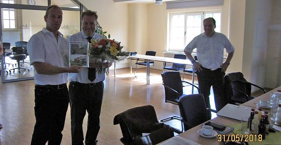 Mitglieder verabschiedet (Foto: TAZ) Mitglieder verabschiedet (Foto: TAZ)