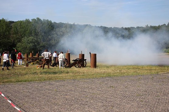 Die BRSG nimmt Ma&szlig; (Foto: Karl-Heinz Herrmann)