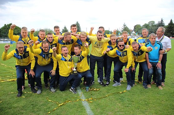 BSV Eintracht Sondershausen II als Kreismeister geehrt (Foto: Karl-Heinz Herrmann)