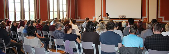 Zeugnisausgabe (Foto: Karl-Heinz Herrmann)