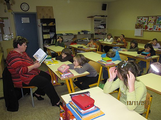 Gudrun Holbe beim Vorlesetag (Foto: CDU-Kyfffhäuserkreis) Gudrun Holbe beim Vorlesetag (Foto: CDU-Kyfffhäuserkreis)