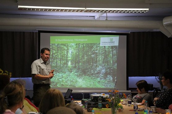 Revierf&ouml;rster zu Besuch (Foto: Karl-Heinz Herrmann)
