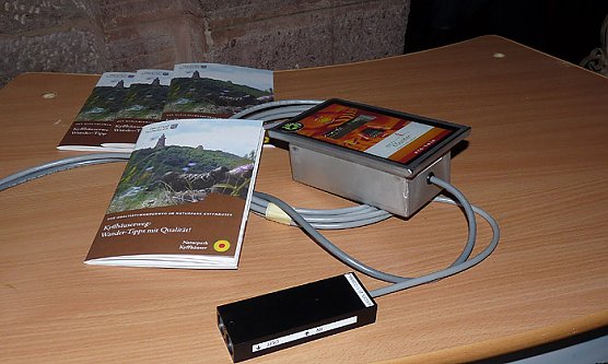 Besucherbefragung am Kyffhäuser (Foto: Karl-Heinz Herrmann) Besucherbefragung am Kyffhäuser (Foto: Karl-Heinz Herrmann)