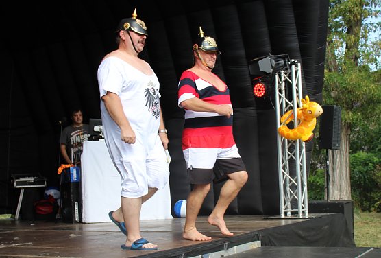 Publikumsmagnet Bademodenschau (Foto: Karl-Heinz Herrmann)