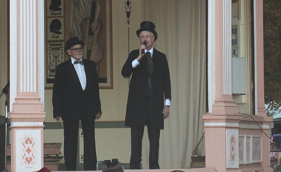 Kurpark wurde zur Flaniermeile (Foto: Karl-Heinz Herrmann)