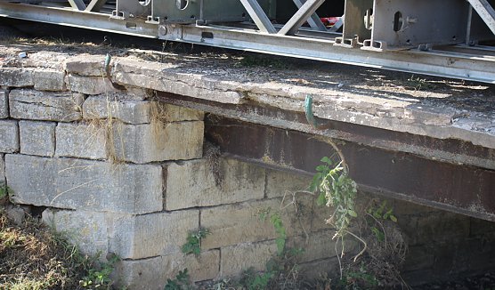 Br&uuml;cke in Thalebra steht schon (Foto: Karl-Heinz Herrmann)