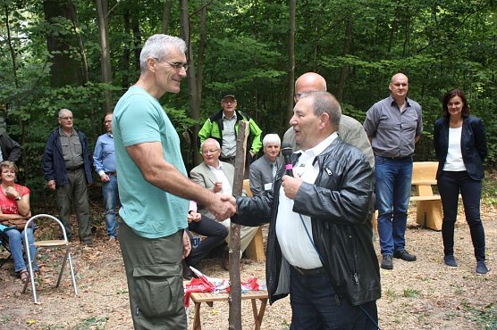 Haben wir bald ein Blutbuchenk&ouml;nigin? (Foto: Karl-Heinz Herrmann)