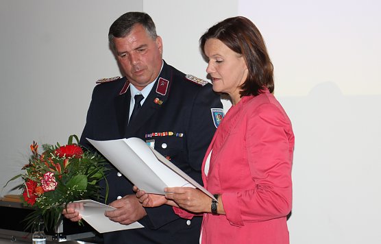 Bei Feuerwehrberatung hohe Auszeichnung verliehen (Foto: Karl-Heinz Herrmann)