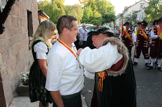 Hausm&auml;nner mit Umzug durch Bad Frankenhausen (Foto: Karl-Heinz Herrmann)