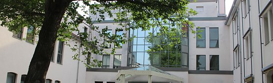 Krankenhaus (Foto: Karl-Heinz Herrmann)